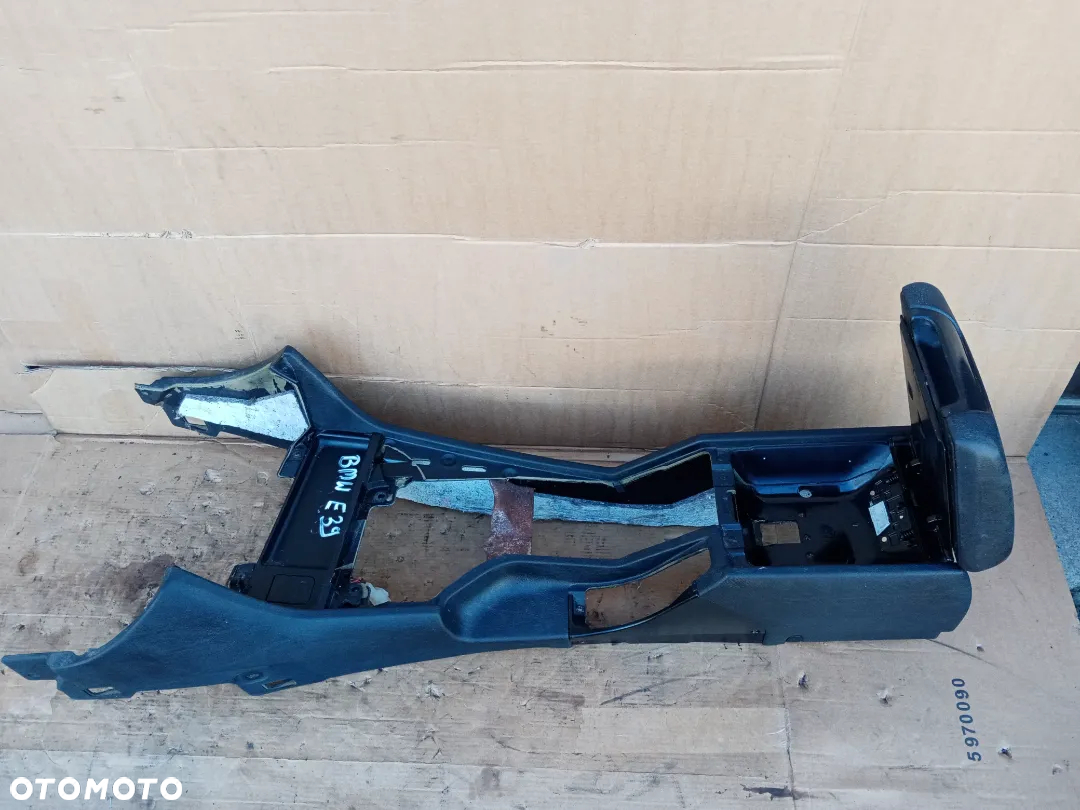 Tunel środkowy podłokietnik BMW E39 8159687 - 2