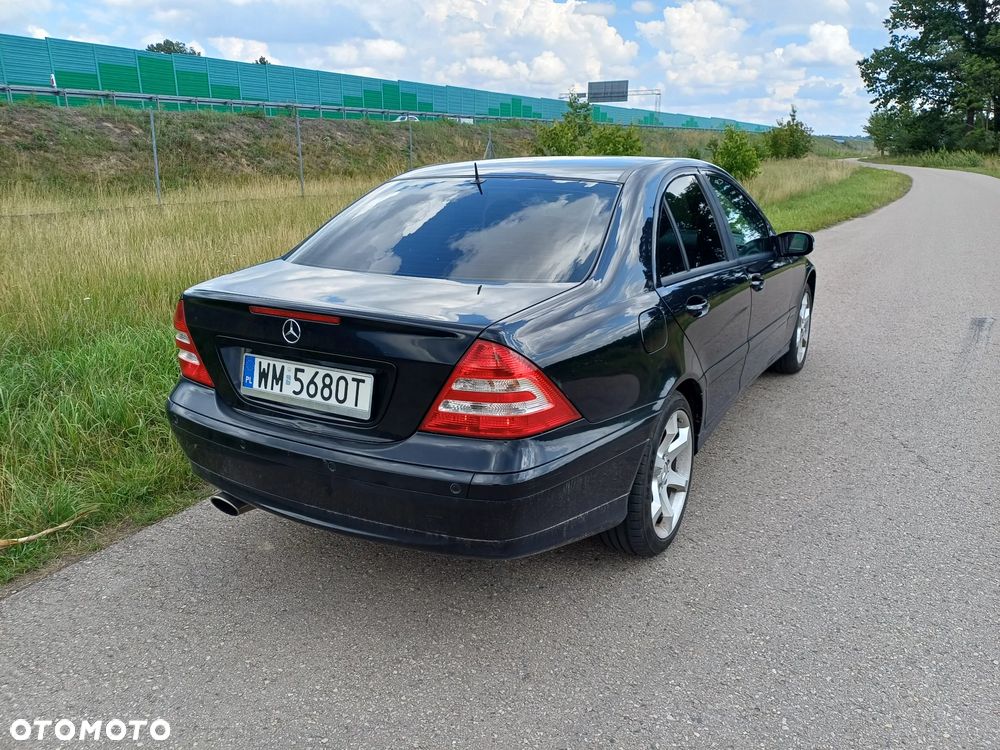 Mercedes-Benz Klasa C 180 Kompressor Automatik Avantgarde Sport Edition - 5