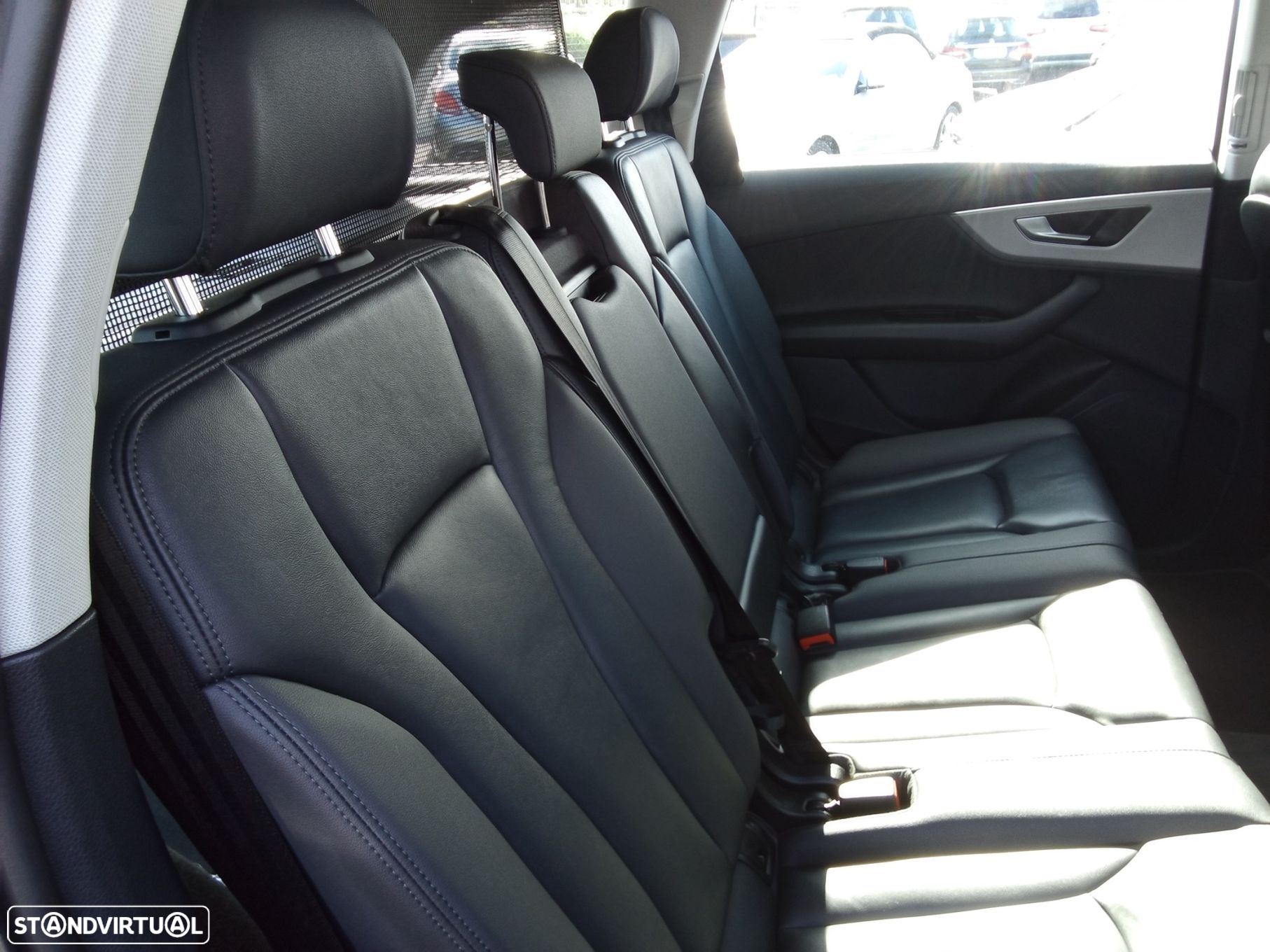 Audi Q7 55 TFSIe quattro Tiptronic - 24