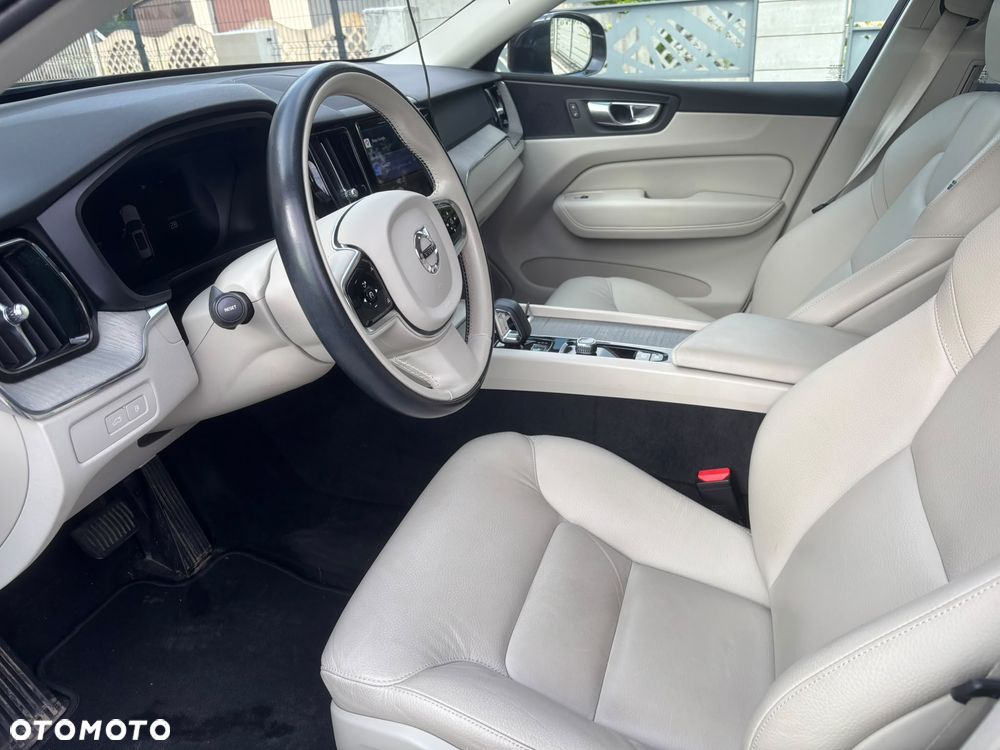 Volvo XC 60 T8 Plug-In Hybrid AWD Plus Bright - 13