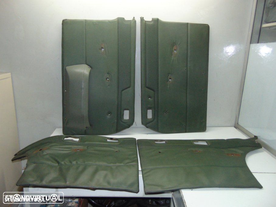 Mercedes W115 - quartelas das portas - 1