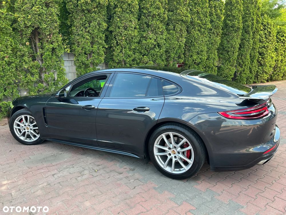 Porsche Panamera 4 - 5