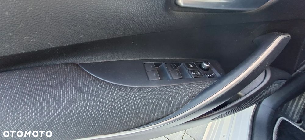 Toyota Corolla 1.8 Hybrid Comfort - 25