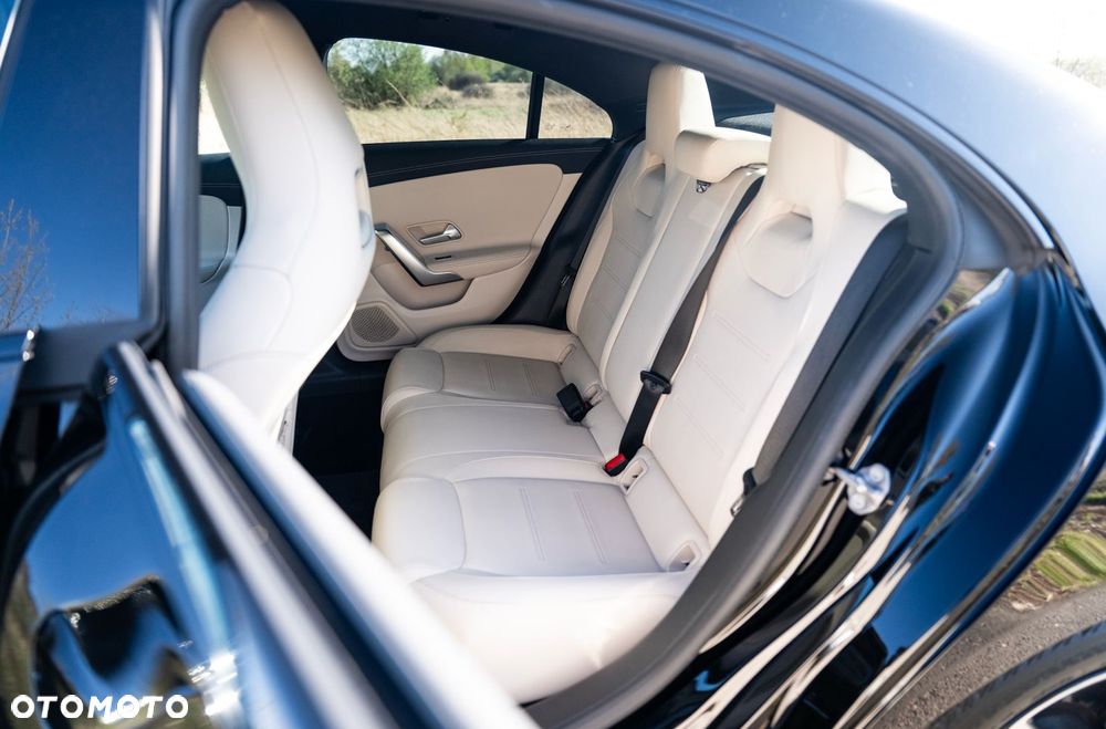 Mercedes-Benz CLA - 40