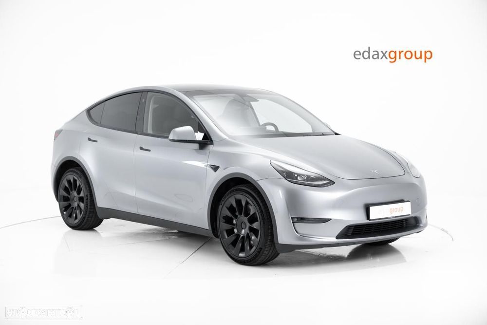 Tesla Model Y Long Range Dual Motor AWD - 2