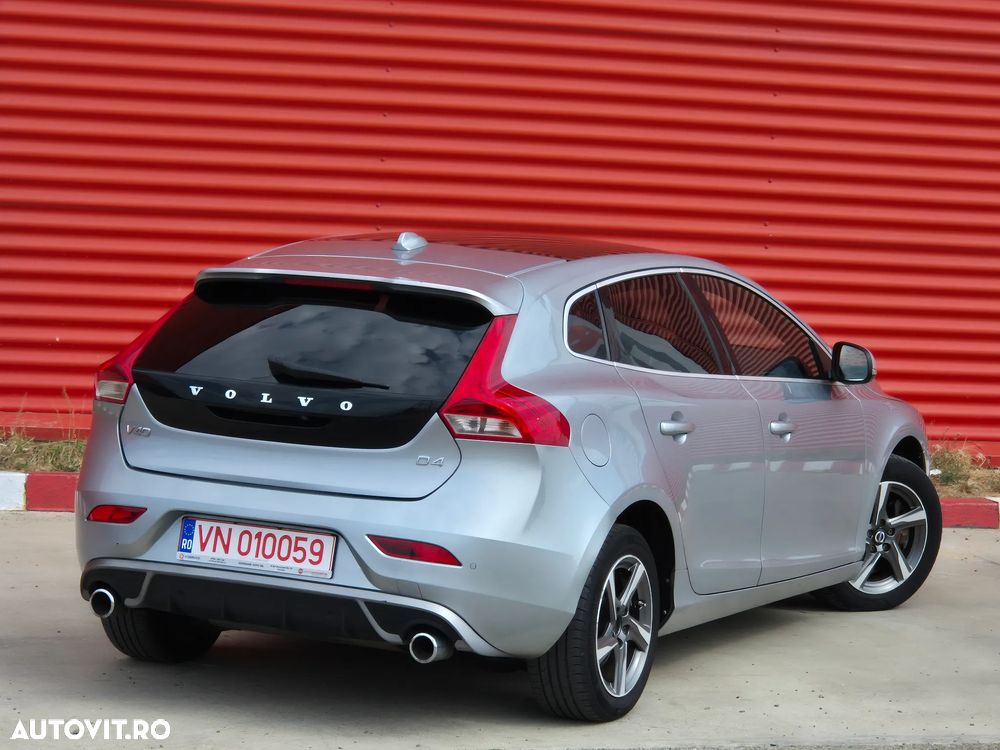 Volvo V40 D4 VEA Aut. R-Design - 11