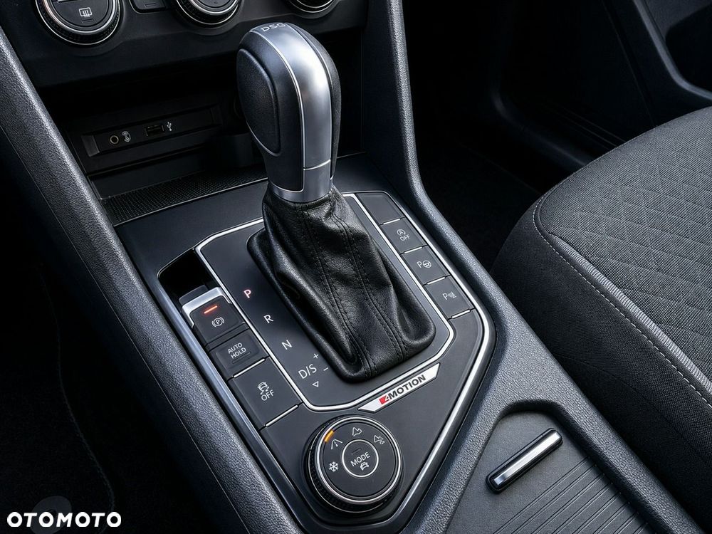 Volkswagen Tiguan - 12