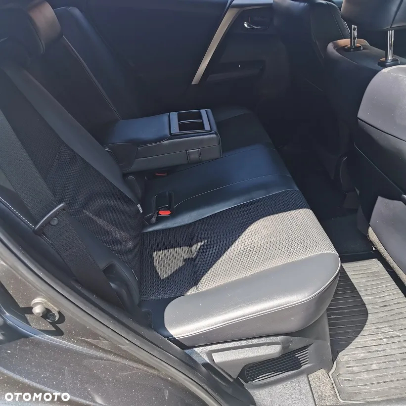 Toyota RAV4 - 26