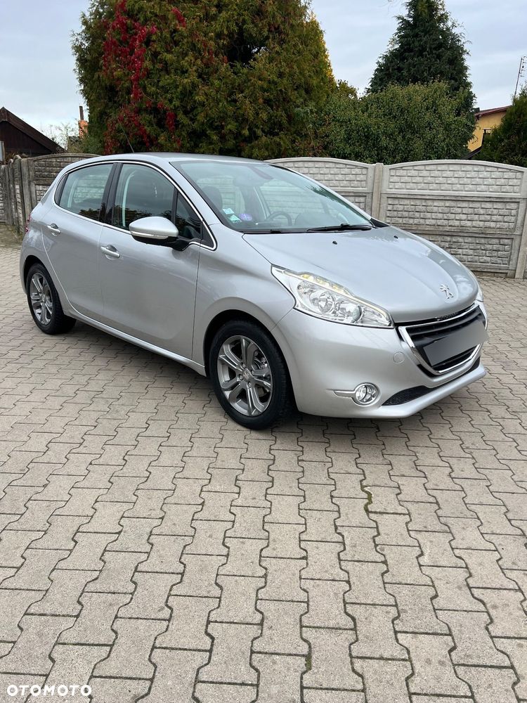Peugeot 208 1.2 PureTech GPF Allure S&S - 2