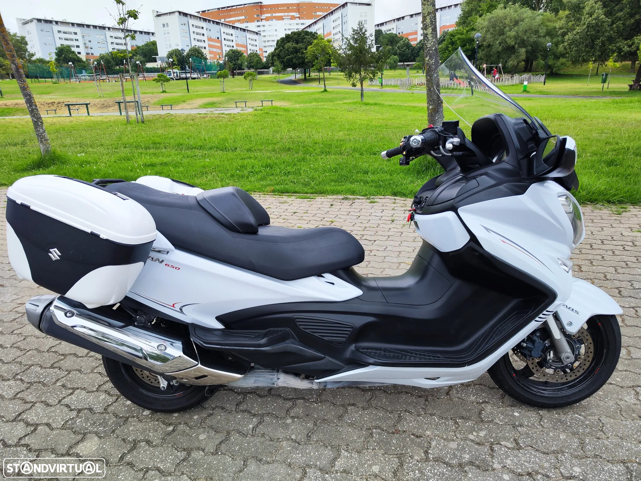 Suzuki Burgman 650 Executive Abs - 9