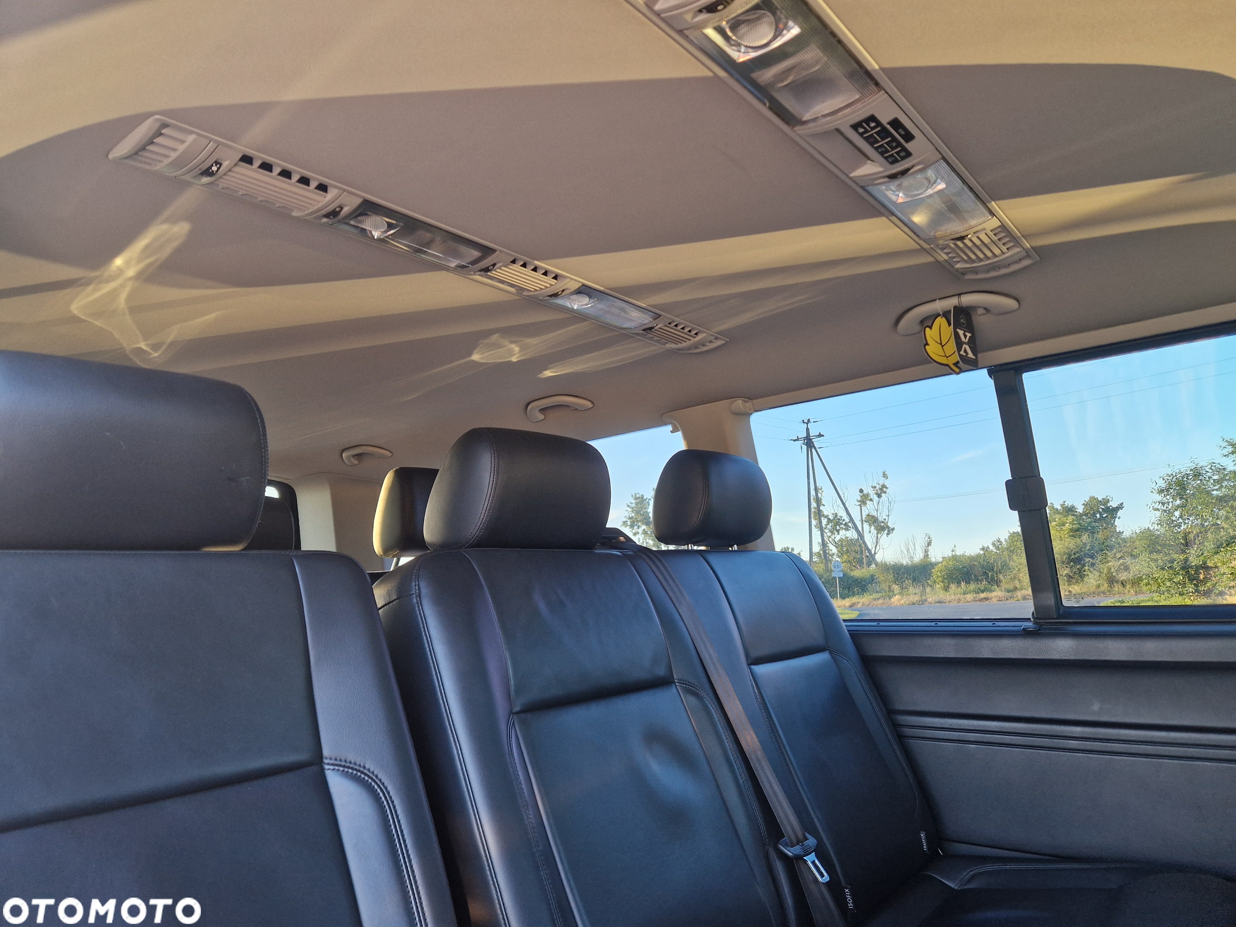 Volkswagen Caravelle 2.0 BiTDI L2 Highline 4Motion DSG - 25