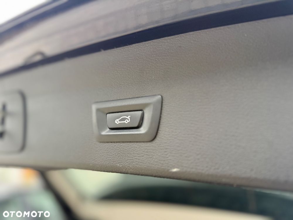 BMW X1 sDrive18d - 14