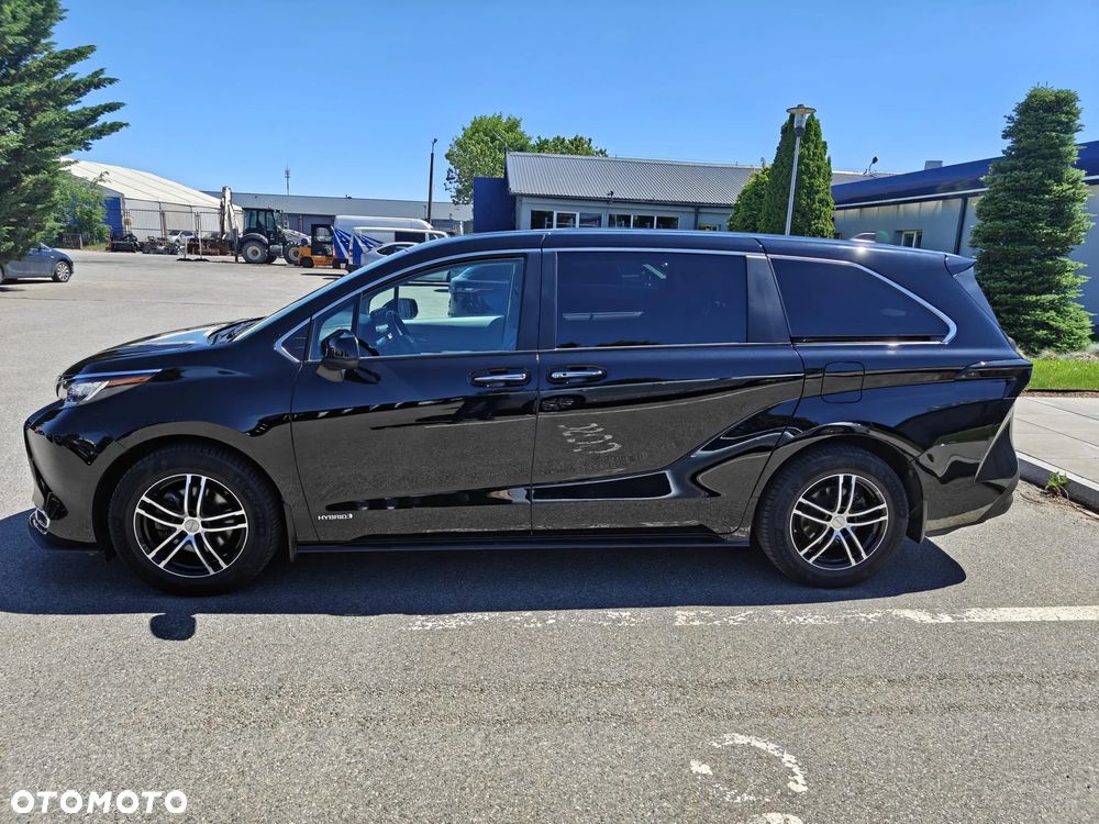 Toyota Sienna - 2