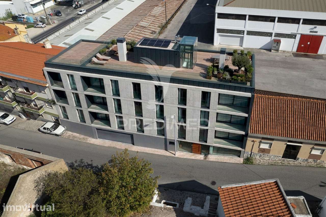Terreno Urbano com Ruína para Construção de Prédio em Alenquer - Grande imagem: 2/15