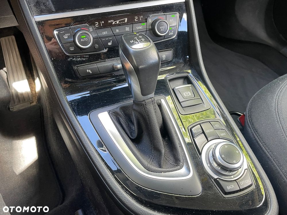 BMW Seria 2 218d Advantage - 13