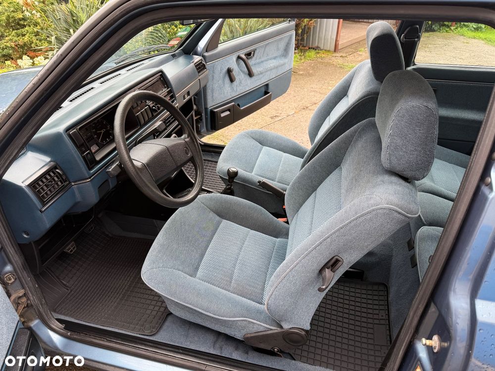 Volkswagen Golf 1.6 GL - 5