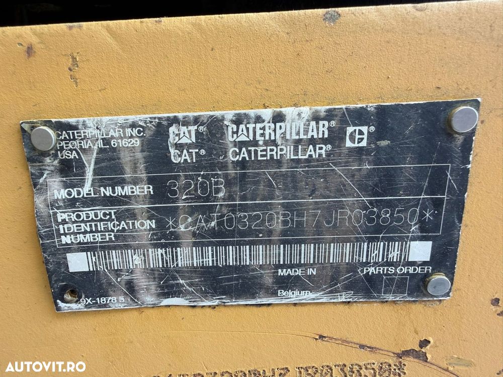 Caterpillar 320B Excavator - 4