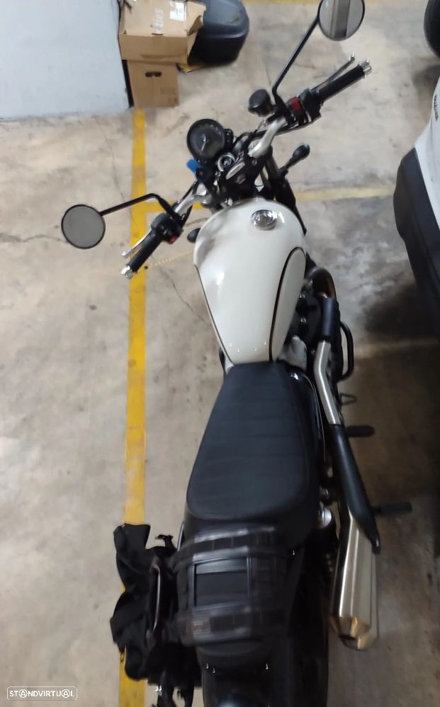 Triumph Scrambler - 12