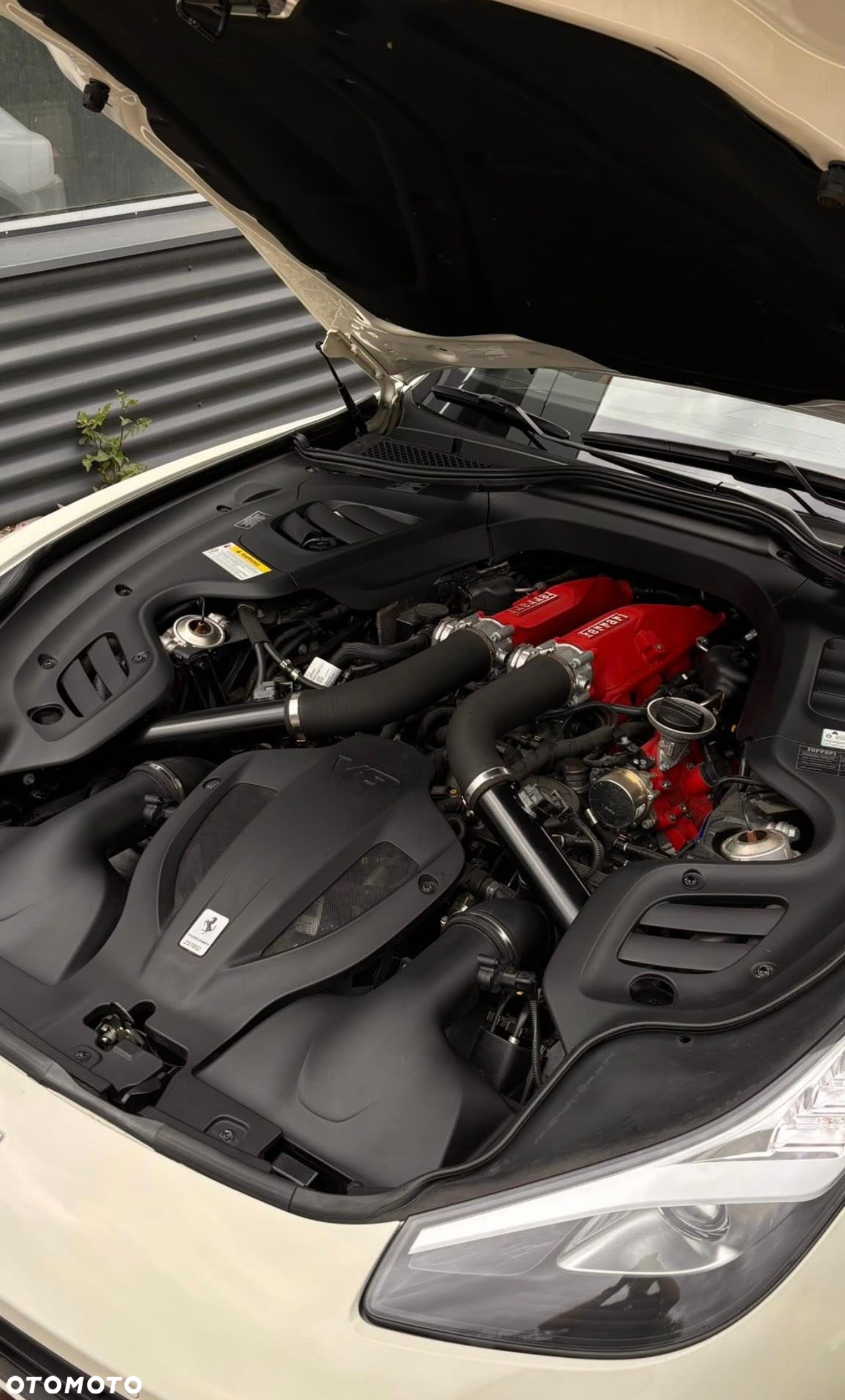 Ferrari GTC4Lusso - 6