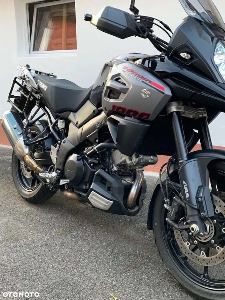 Suzuki V-STROM - 1