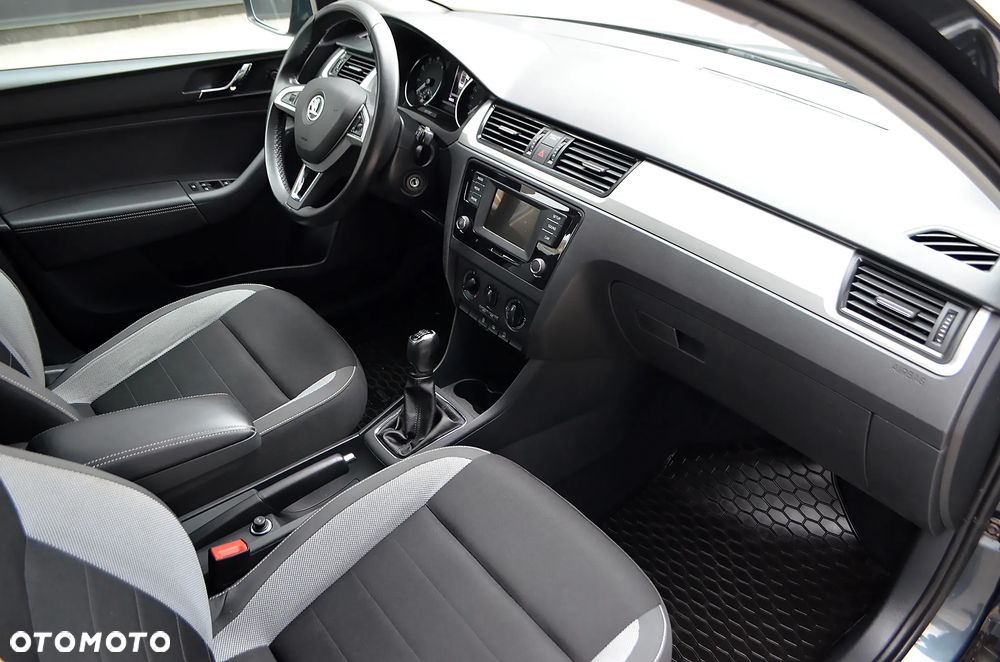 Skoda RAPID Spb 1.2 TSI Ambition - 14