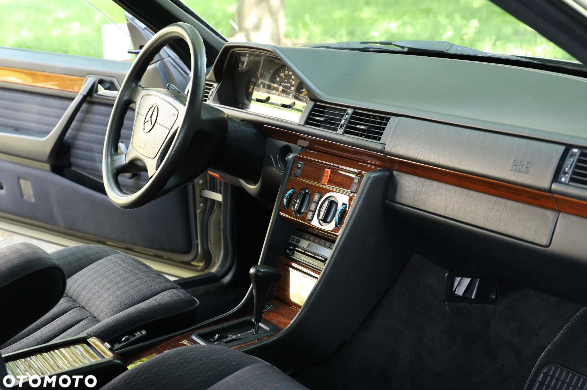 Mercedes-Benz W124 (1984-1993) - 25