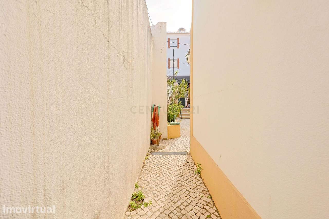 Edifício Carismático no centro da Costa de Caparica, oportunidade para - Grande imagem: 4/20