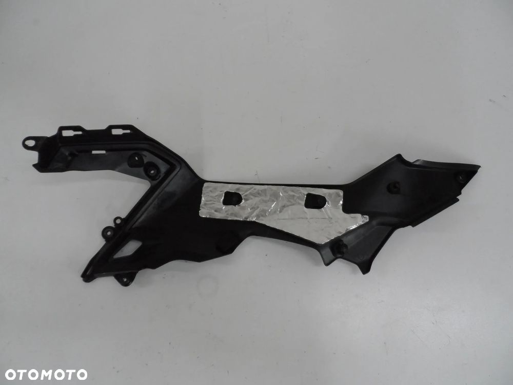 Kawasaki Z650 osłona plastikowa boczek zaślepka P,L - 6