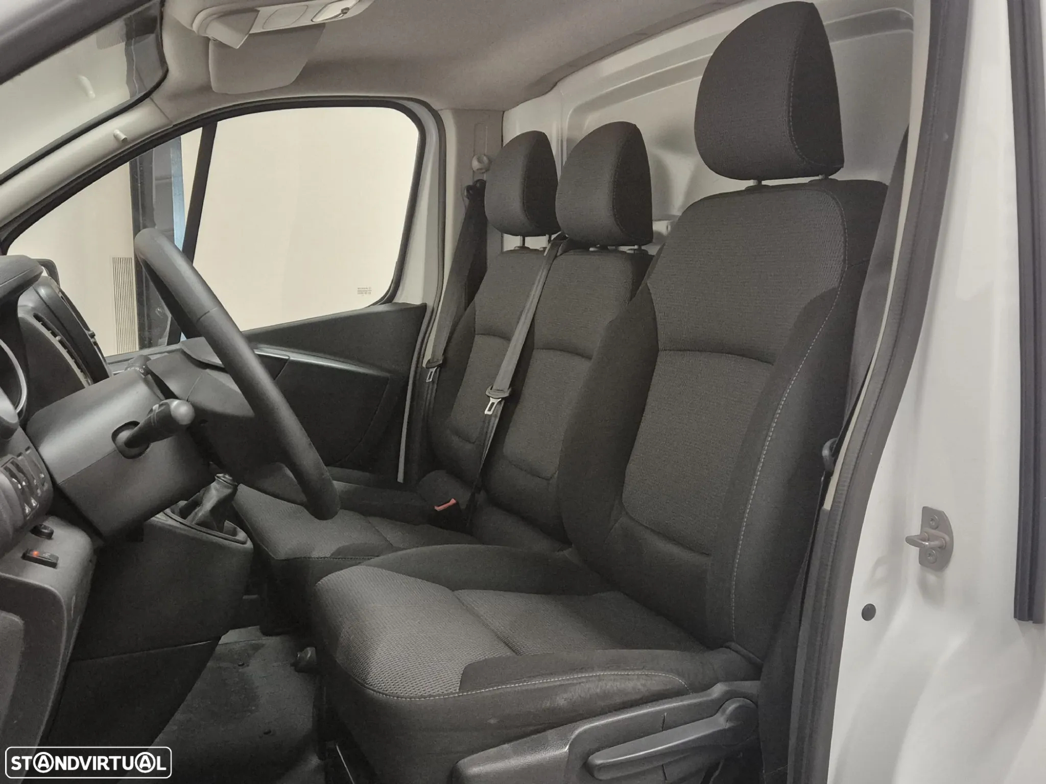 Renault Trafic 2.0dCI  L1H1 - 21