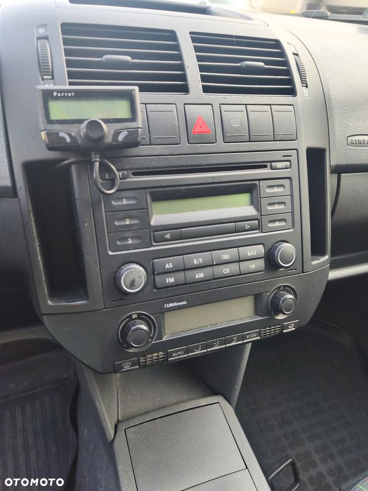 Volkswagen Polo 1.4 16V Comfortline - 10
