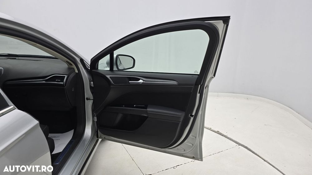 Ford Mondeo 2.0 HEV Trend - 18