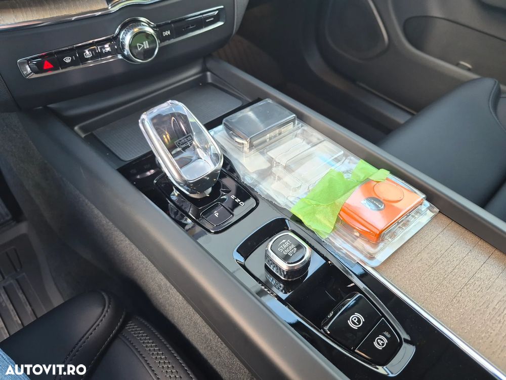 Volvo XC 60 B5 AT AWD MHEV Plus Dark - 21