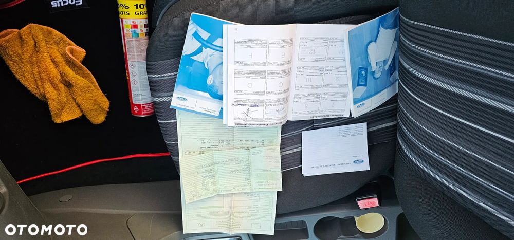 Ford Focus 1.6 Ambiente - 10