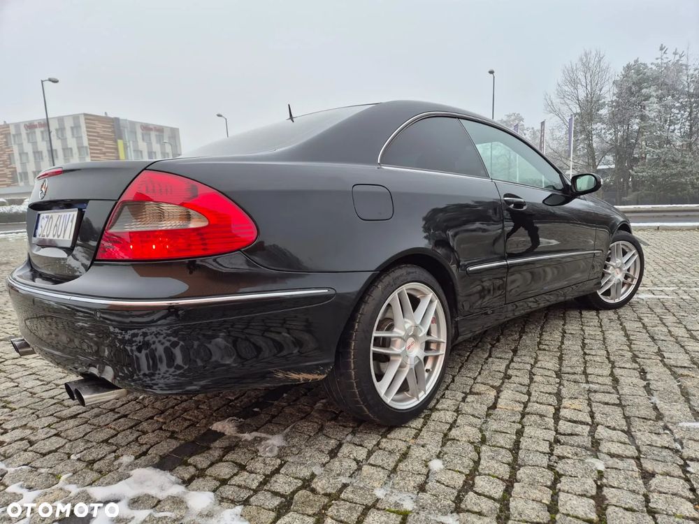 Mercedes-Benz CLK - 27