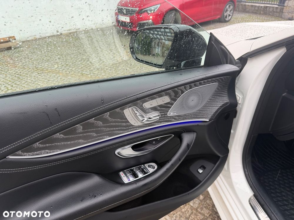 Mercedes-Benz CLS 300 d 4-Matic AMG - 18