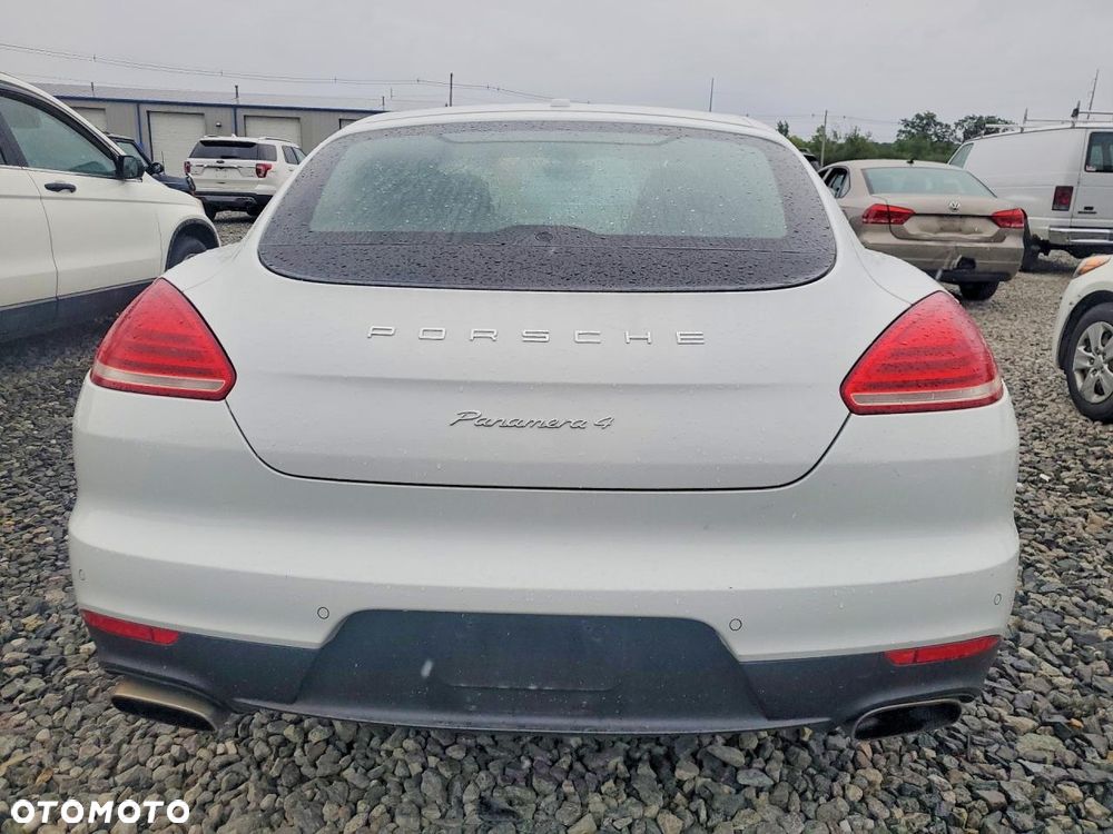 Porsche Panamera - 5