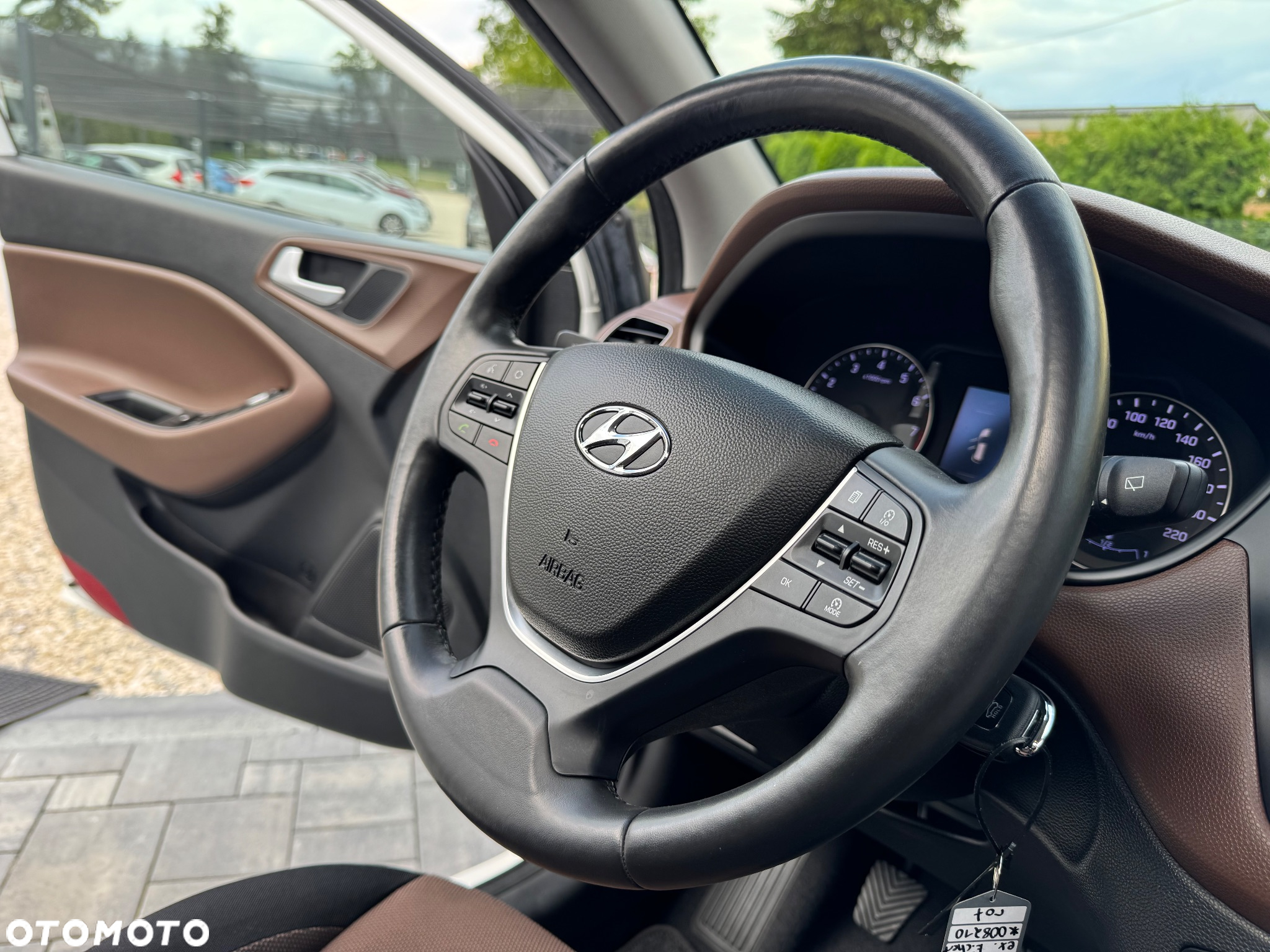 Hyundai i20 1.4 YES Gold - 33