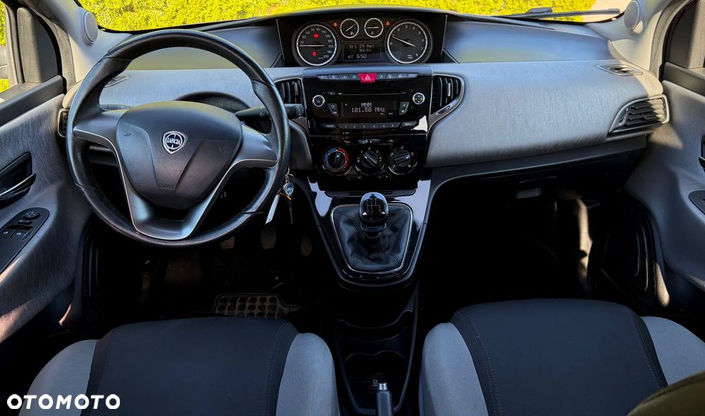 Lancia Ypsilon 1.2 8V Gold - 21