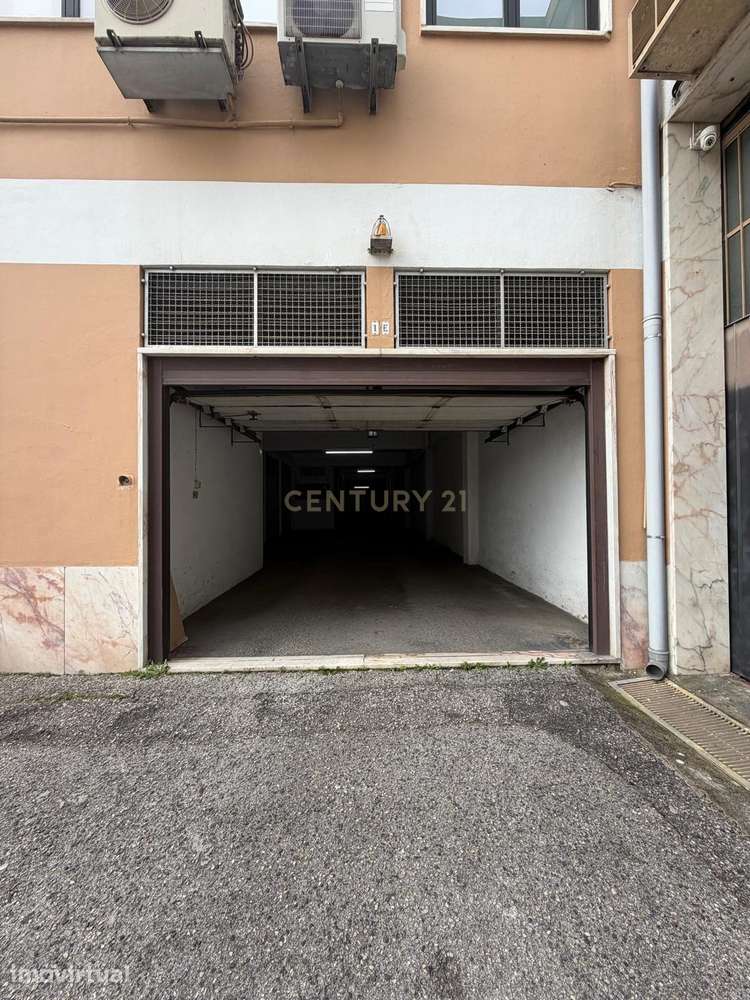 Garagem localizada em Agualva-Cacém, Sintra - Grande imagem: 2/10