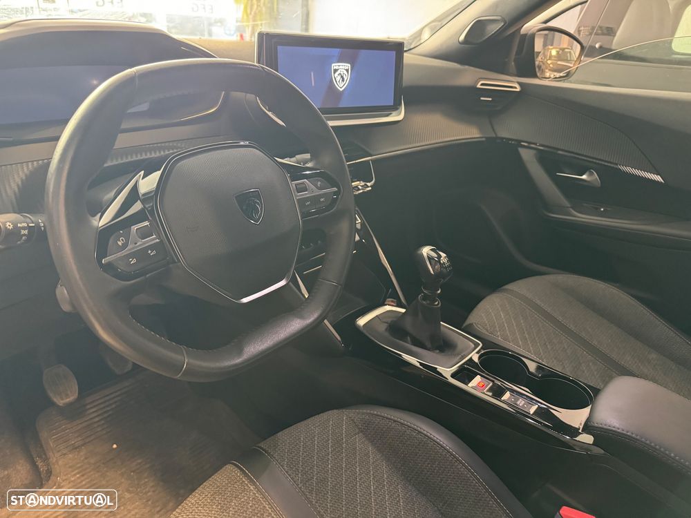 Peugeot 2008 - 25
