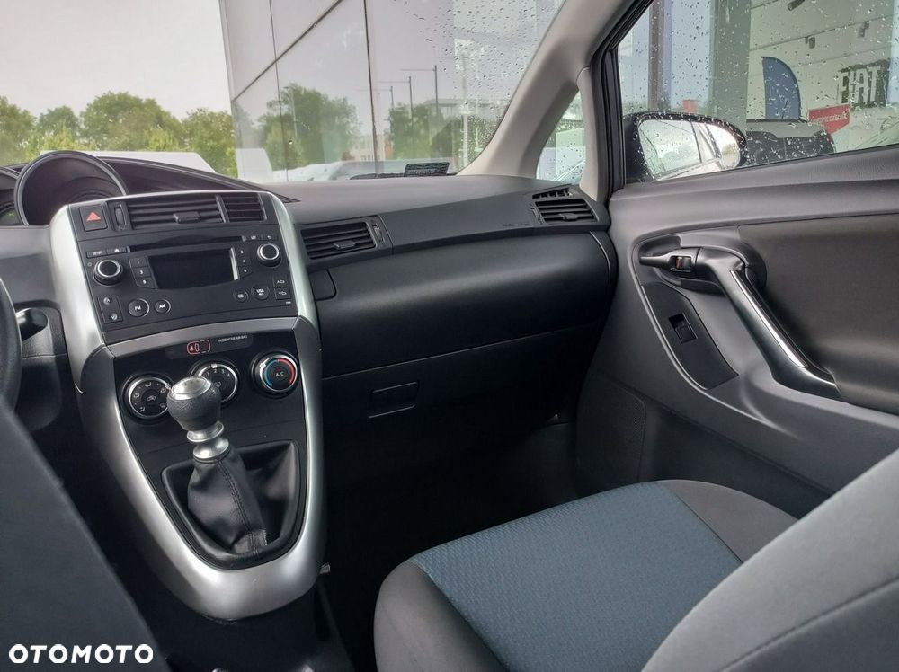 Toyota Verso - 12