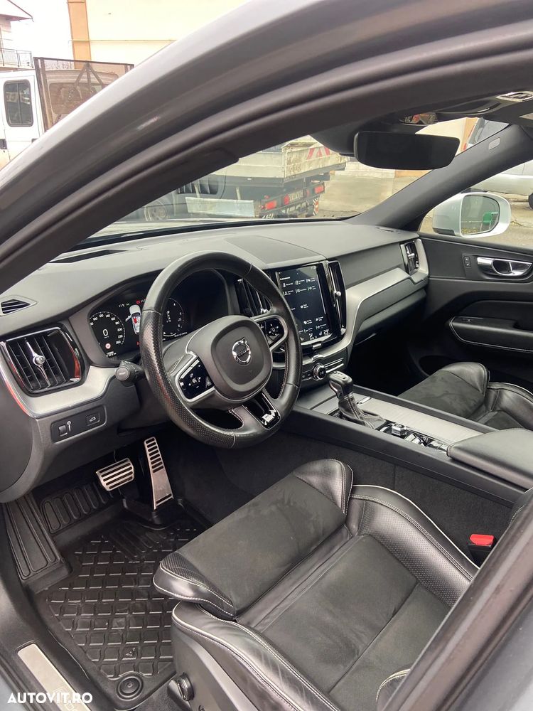 Volvo XC 60 D4 R-Design - 12