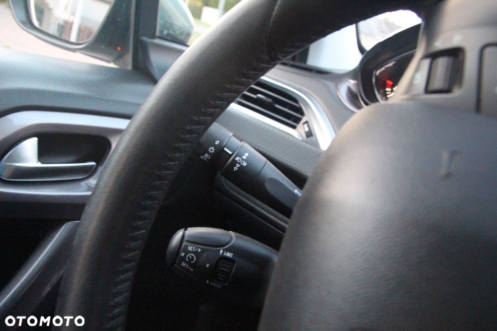 Peugeot 2008 1.6 e-HDi Active S&S - 16