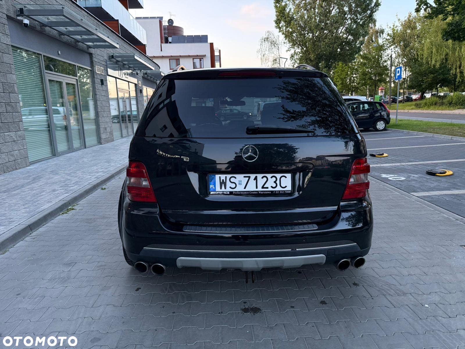 Mercedes-Benz ML 500 4-Matic - 12