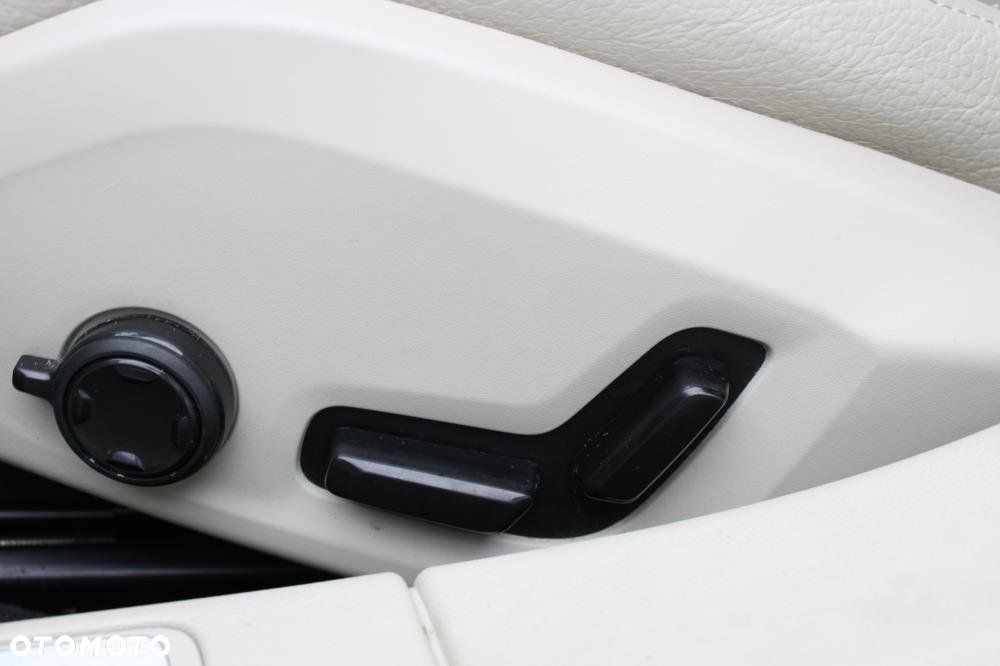 Volvo V60 Cross Country - 14