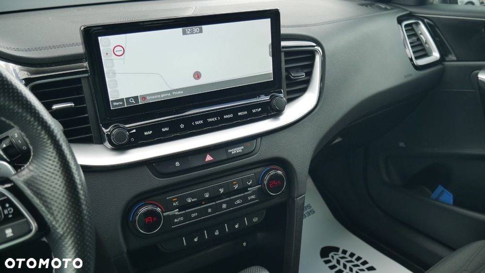 Kia ProCeed - 31