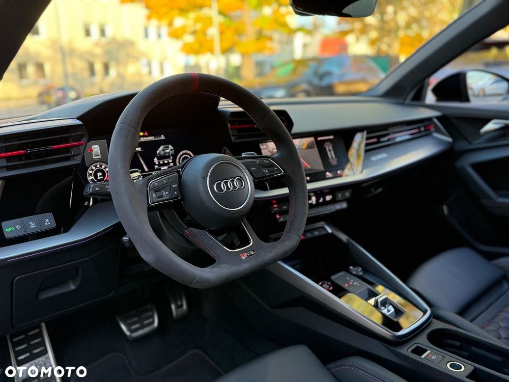 Audi RS3 Limousine - 13