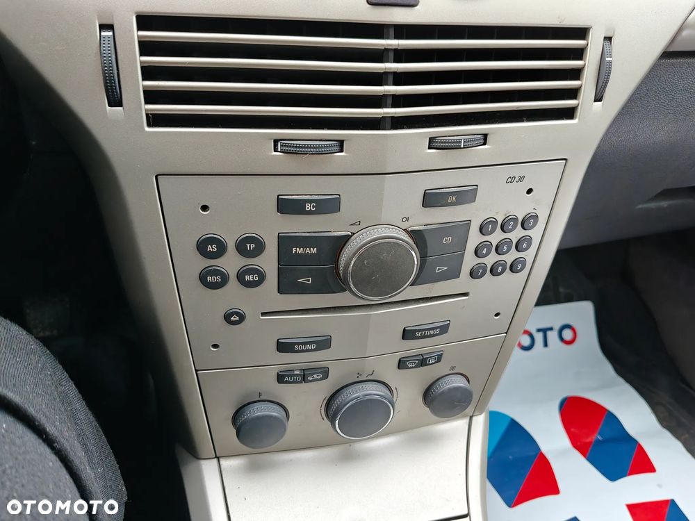 Opel Astra III 1.6 Cosmo - 23