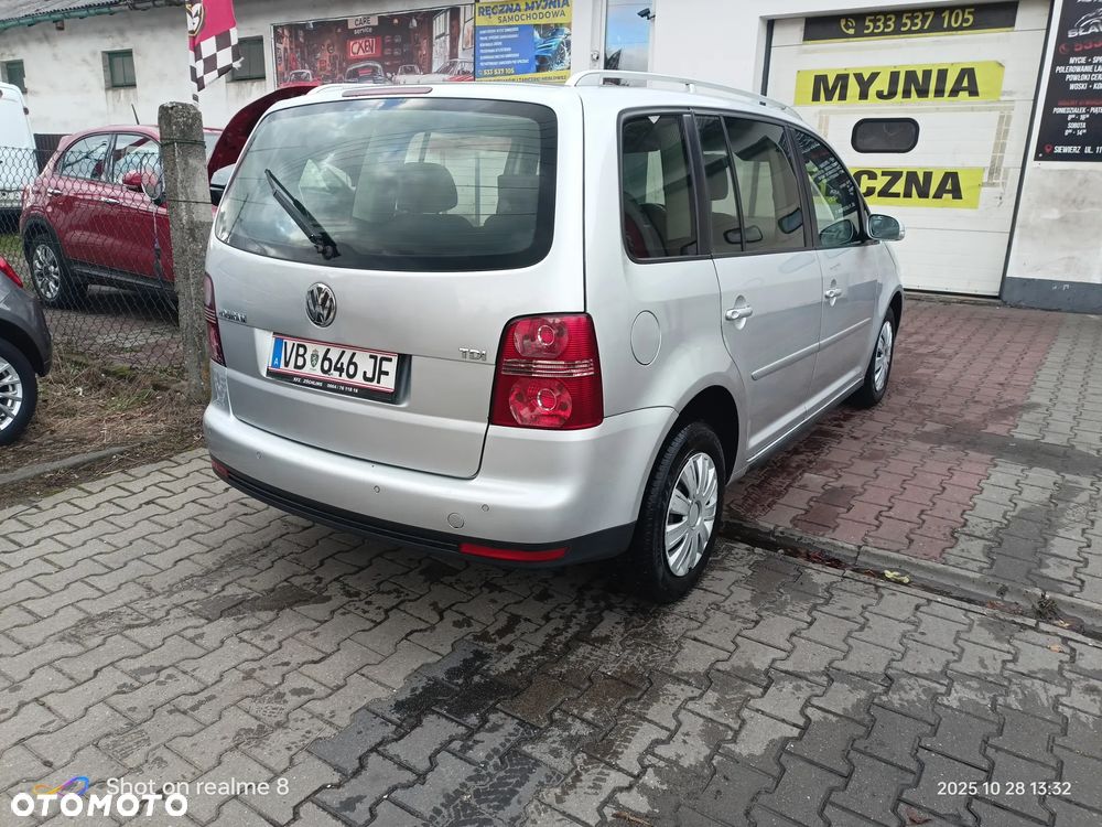 Volkswagen Touran 2.0 TDI Trendline DSG - 3