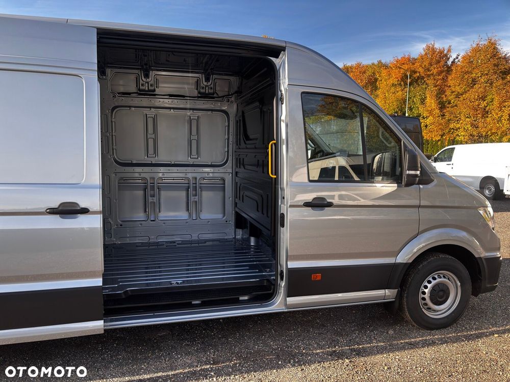 Volkswagen Crafter FURGON 4.490 L 35 2.0 TDI 130 kW AUTOMAT 8-G - 12